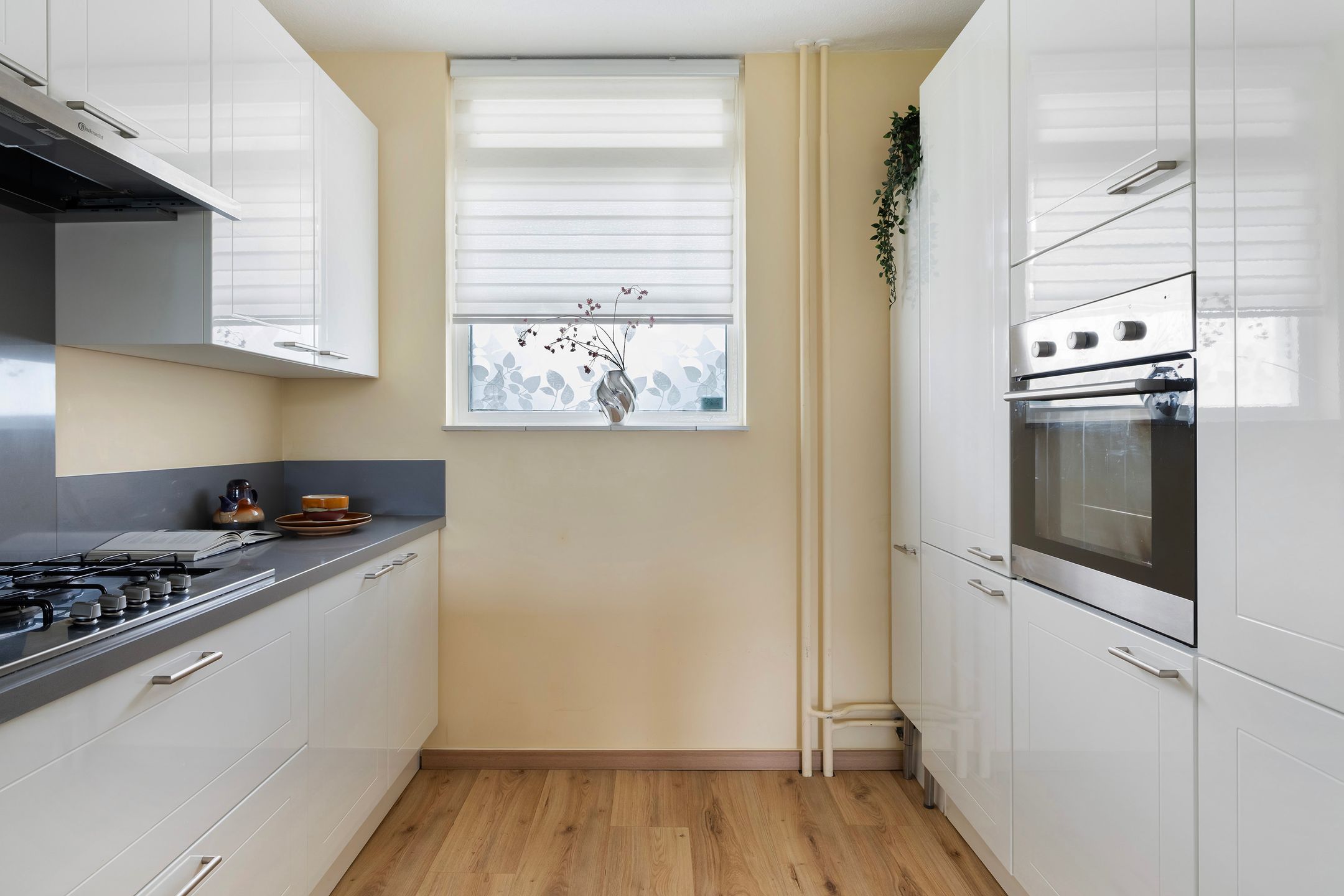 Photo 21 of Haringvlietstraat 161