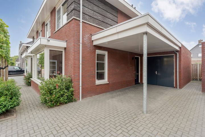 Twee-onder-één-kap te koop: Spinnerijstraat 5, Slagharen