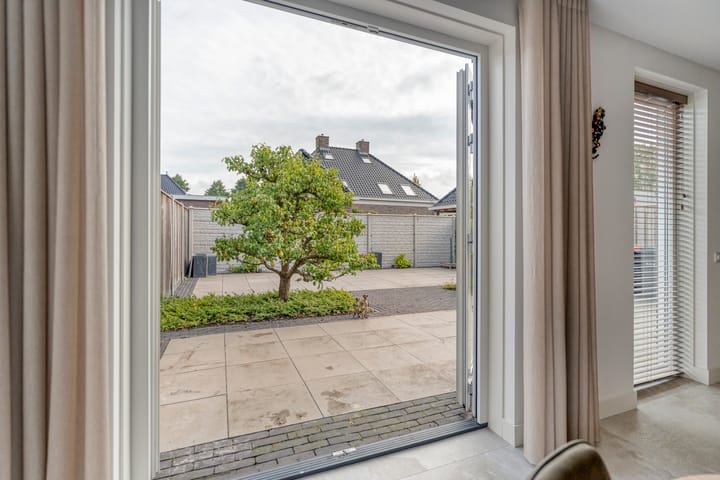 Twee-onder-één-kap te koop: Spinnerijstraat 5, Slagharen