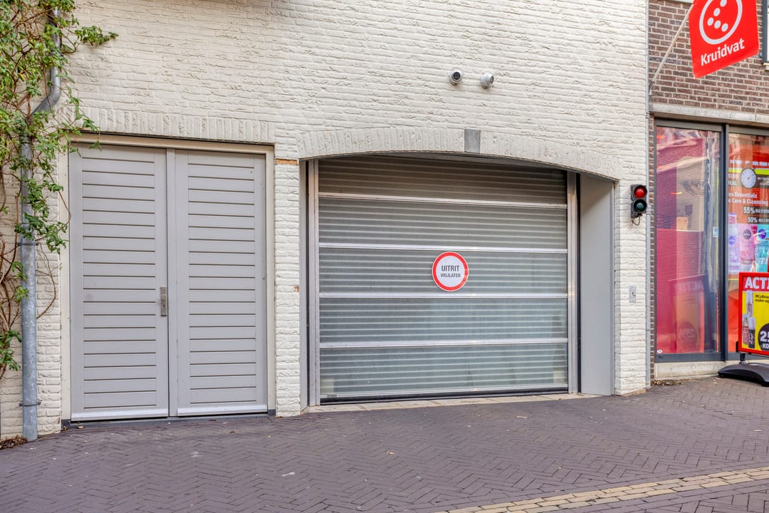 Photo 22 of Landstraat 8-17