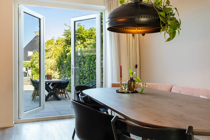 Hoekwoning te koop: Susternemear 35A, Leeuwarden