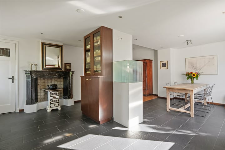 Hoekwoning te koop: Van Voorst tot Voorststraat 8, Vught
