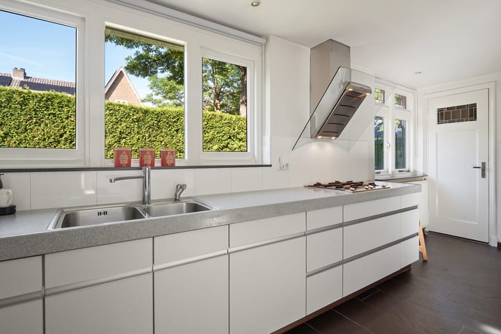 Hoekwoning te koop: Van Voorst tot Voorststraat 8, Vught