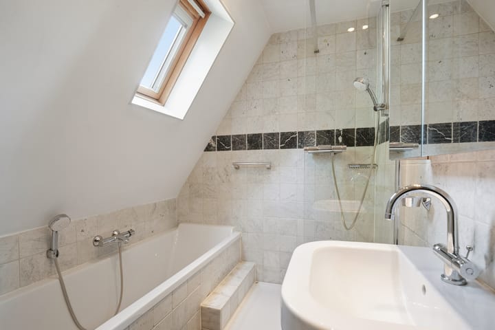 Hoekwoning te koop: Van Voorst tot Voorststraat 8, Vught