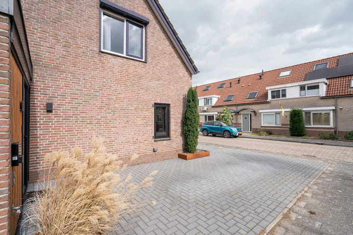 Hoekwoning te koop: Anthoniuswerf 17, Schoonrewoerd