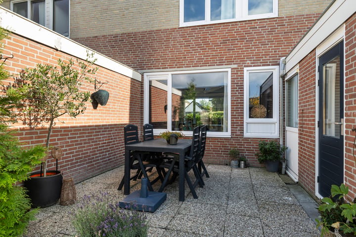 Tussenwoning te koop: De Stringen 6, Hallum