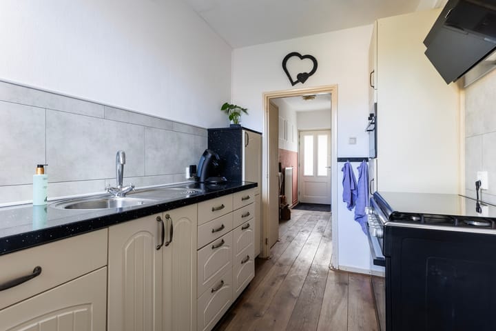 Tussenwoning te koop: De Stringen 6, Hallum