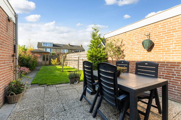Tussenwoning te koop: De Stringen 6, Hallum