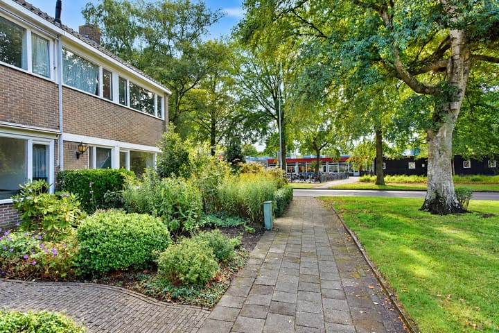 Tussenwoning te koop: Dokter B. Hornstrasingel 83, Burgum