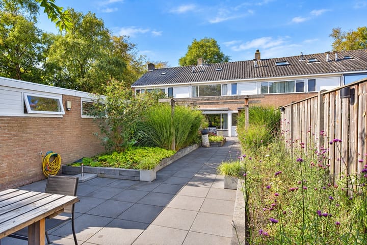Tussenwoning te koop: Dokter B. Hornstrasingel 83, Burgum