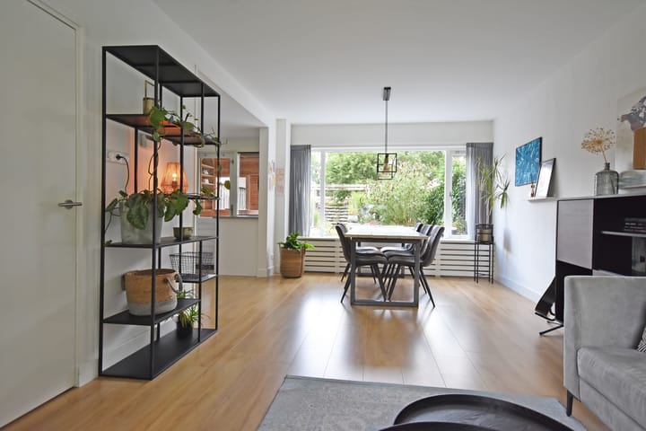 Tussenwoning te koop: Dokter B. Hornstrasingel 83, Burgum