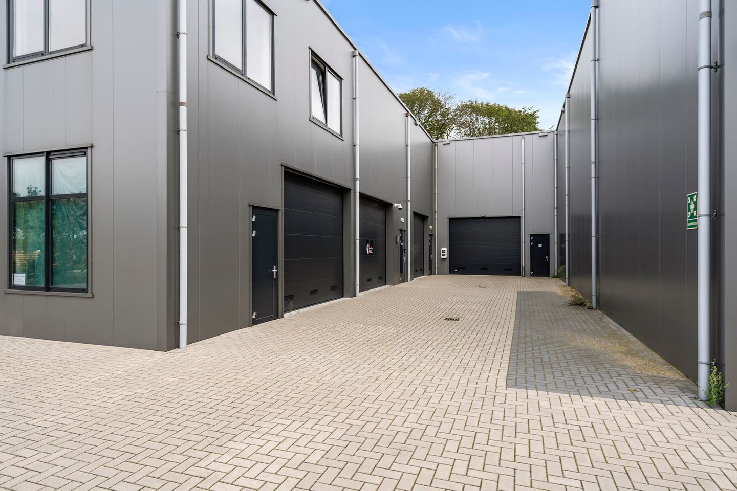 Bekijk foto 4 van Betsy van Goorstraat 15-C