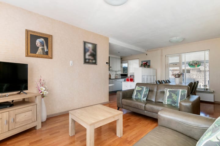 Hoekwoning te koop: Leeuweriklaan 45, Tiel