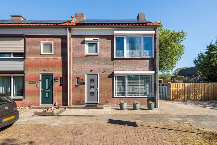 Hoekwoning te koop: Leeuweriklaan 45, Tiel