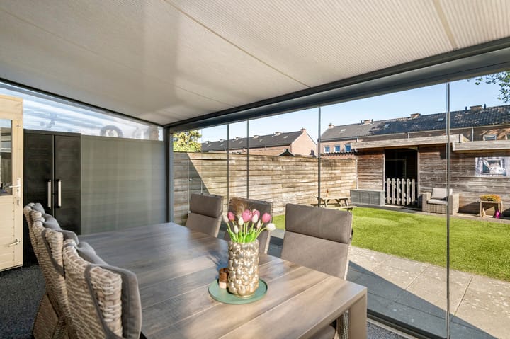 Hoekwoning te koop: Leeuweriklaan 45, Tiel