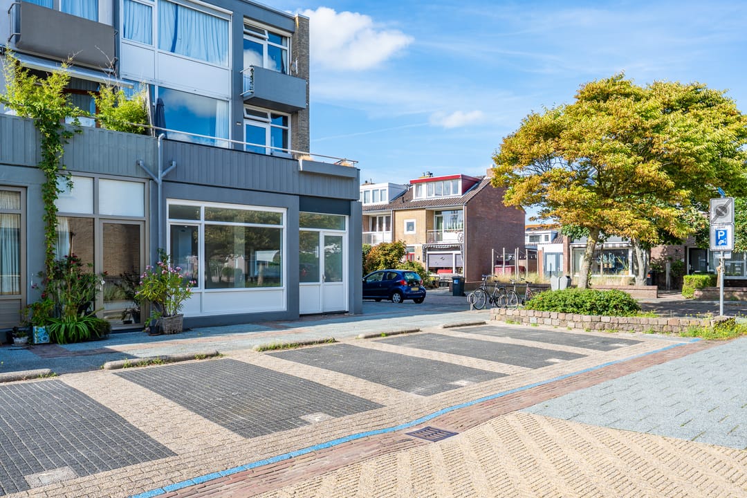 Photo 11 of Albert Verweystraat 54