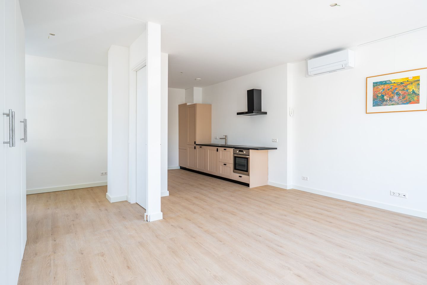 Photo 10 of Albert Verweystraat 56