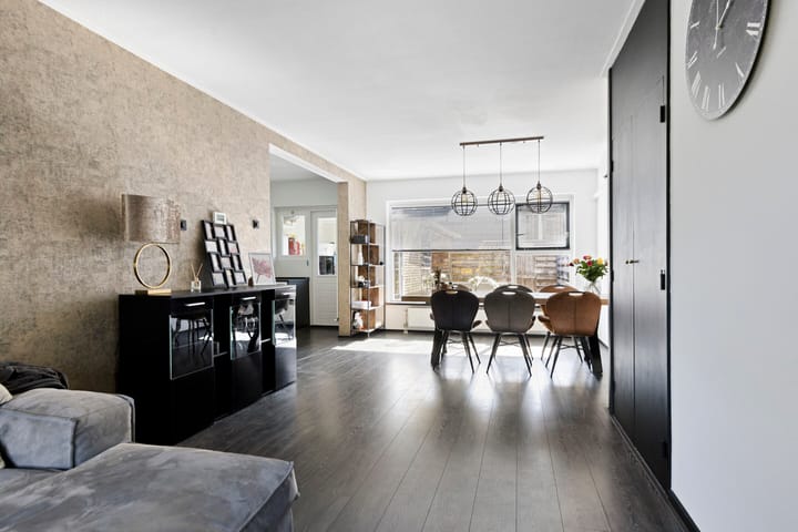 Tussenwoning te koop: De Hage 8, Drachten