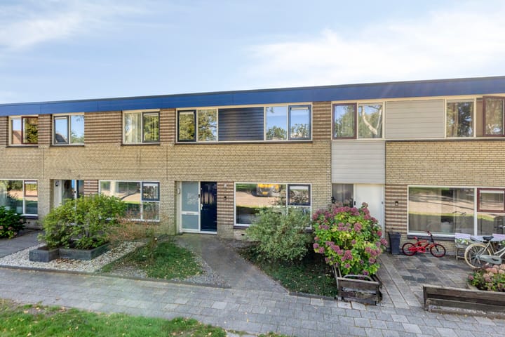 Tussenwoning te koop: De Hage 8, Drachten