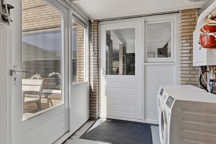Tussenwoning te koop: De Hage 8, Drachten