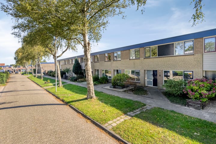 Tussenwoning te koop: De Hage 8, Drachten