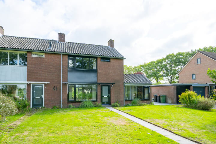 Twee-onder-één-kap te koop: Zelledijk 10, Hengelo (Ge)