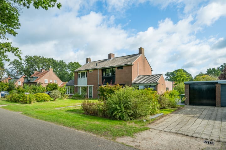 Twee-onder-één-kap te koop: Zelledijk 10, Hengelo (Ge)