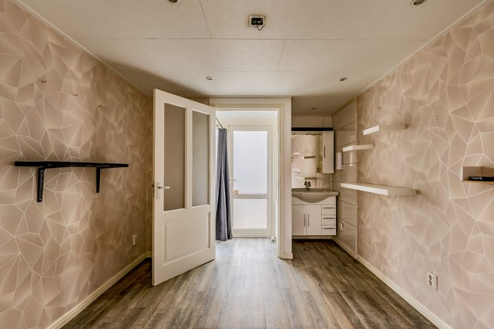 Tussenwoning te koop: Tweede kade 66, Gouda