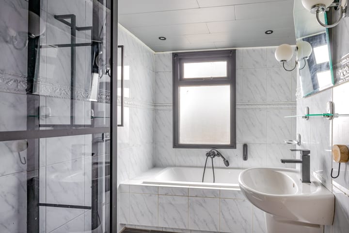 Tussenwoning te koop: Tweede kade 66, Gouda