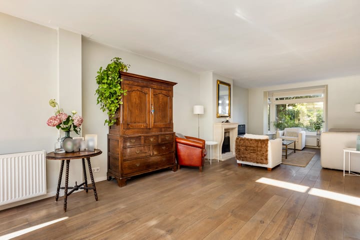 Tussenwoning te koop: Nieuw-Loosdrechtsedijk 81, Loosdrecht