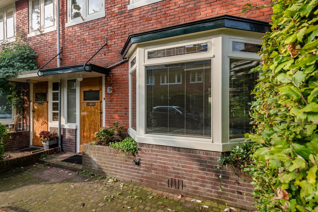 Photo 8 of Dolfijnstraat 19
