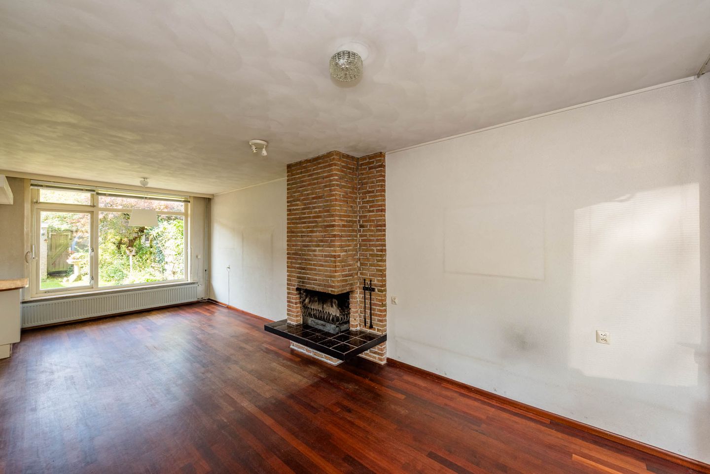 Photo 10 of Dolfijnstraat 19