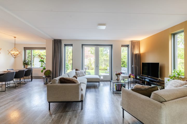 Vrijstaande woning te koop: Lepelaar 15, Sassenheim