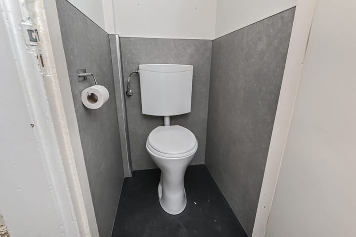 Tussenwoning te koop: Emmastraat 10, Voorburg