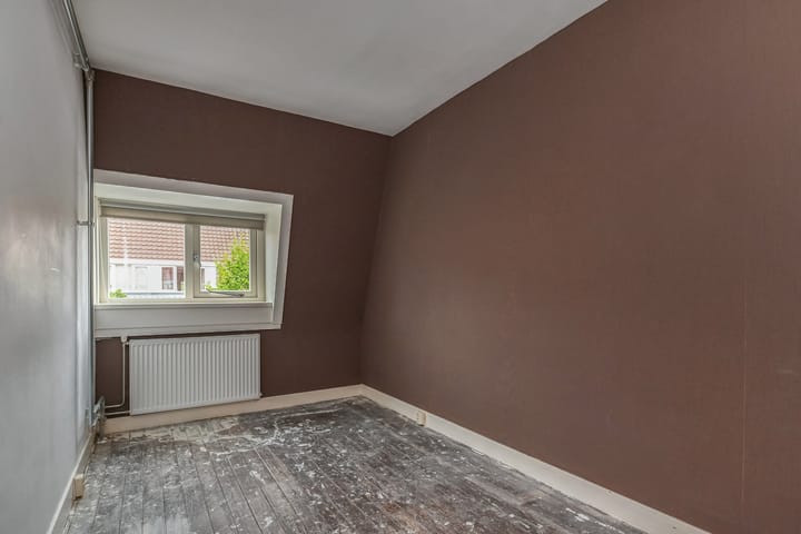 Tussenwoning te koop: Emmastraat 10, Voorburg