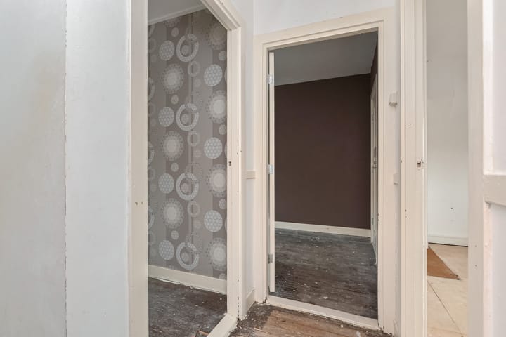 Tussenwoning te koop: Emmastraat 10, Voorburg