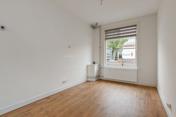 Tussenwoning te koop: Emmastraat 10, Voorburg
