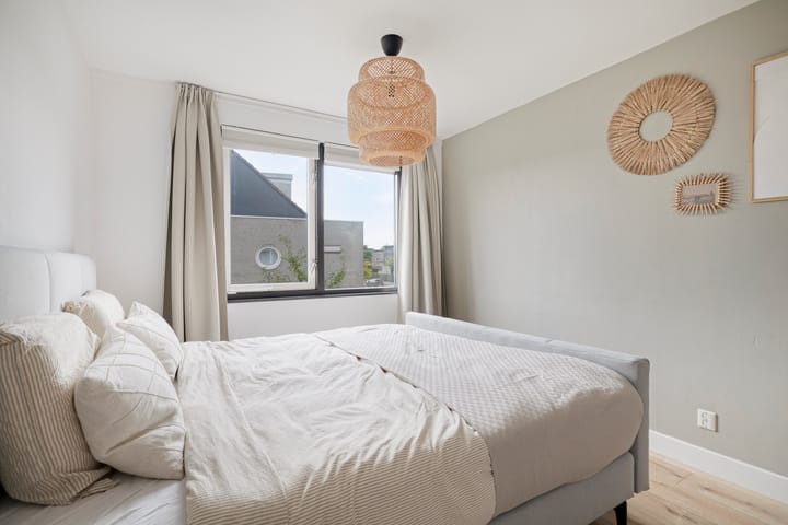 Tussenwoning te koop: Amsterdamlaan 49, Woerden