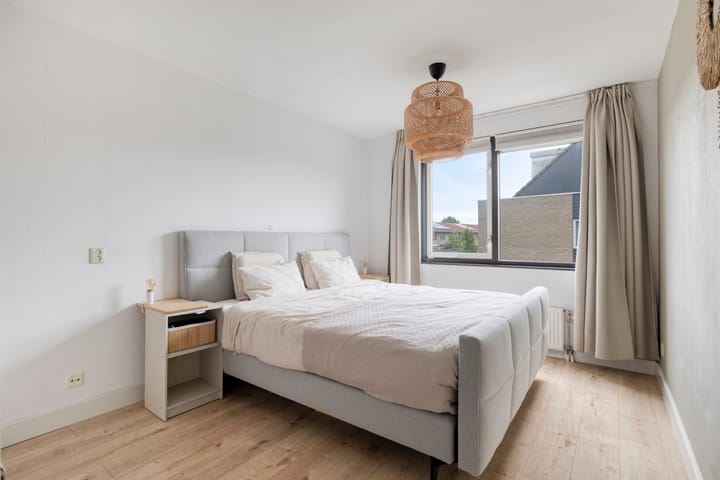 Tussenwoning te koop: Amsterdamlaan 49, Woerden