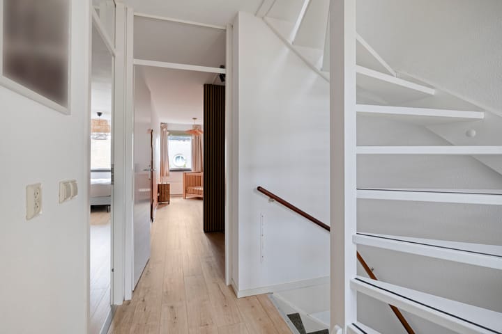 Tussenwoning te koop: Amsterdamlaan 49, Woerden