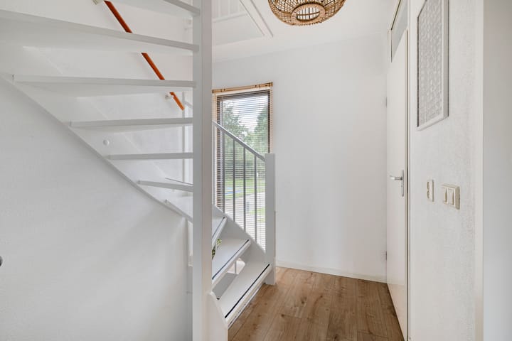 Tussenwoning te koop: Amsterdamlaan 49, Woerden