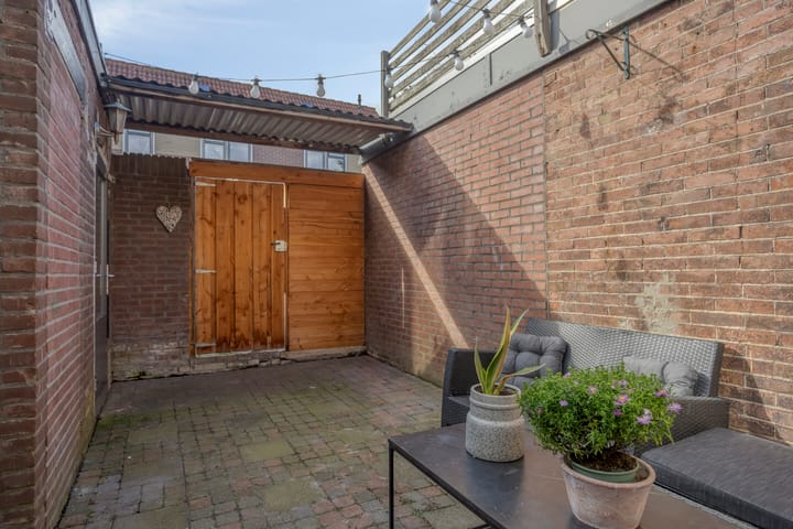 Tussenwoning te koop: Catharina Gillesstraat 33, Kampen