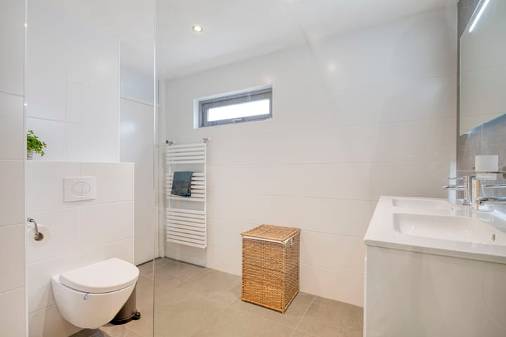 Tussenwoning te koop: Amsterdamlaan 49, Woerden