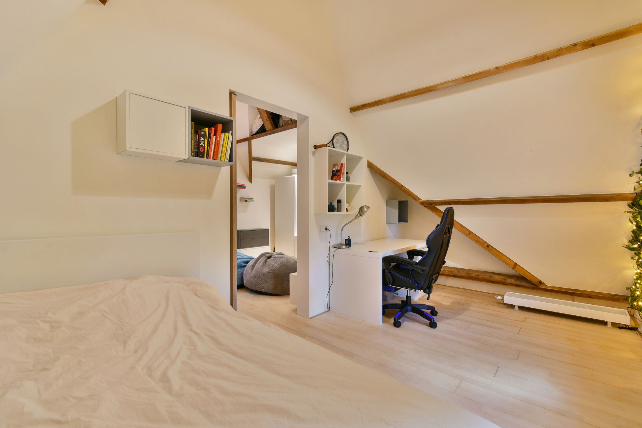 Photo 30 of Adelaarsweg 76