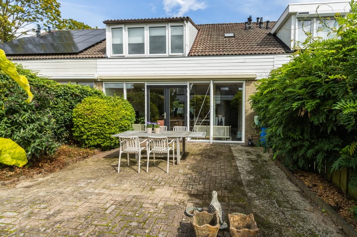 Tussenwoning te koop: Buitentuin 2, Zaltbommel