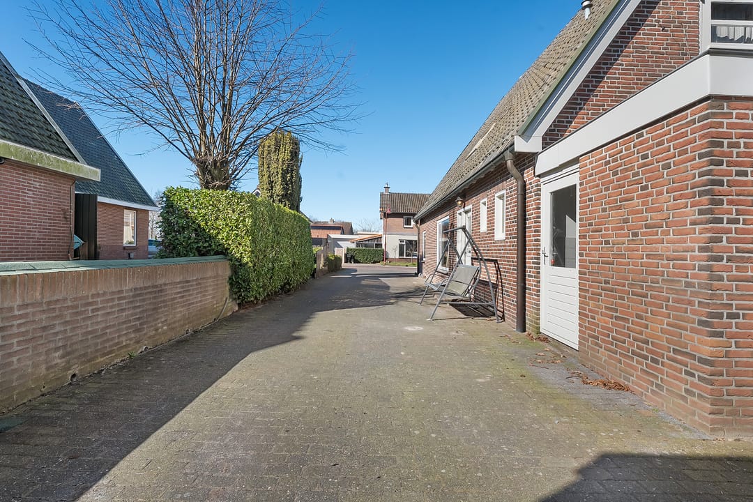 Photo 7 of Spoorstraat 11