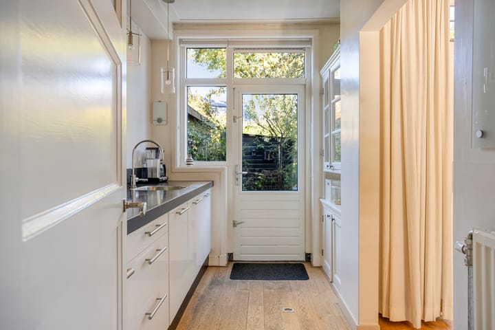 Tussenwoning te koop: Diepenveenseweg 164, Deventer