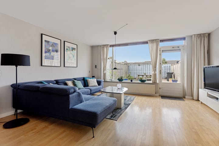 Tussenwoning te koop: Andrej Sacharovstraat 67, Purmerend