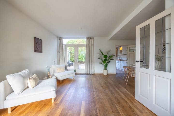 Hoekwoning te koop: Jhr. van Sypesteynlaan 38, Loosdrecht