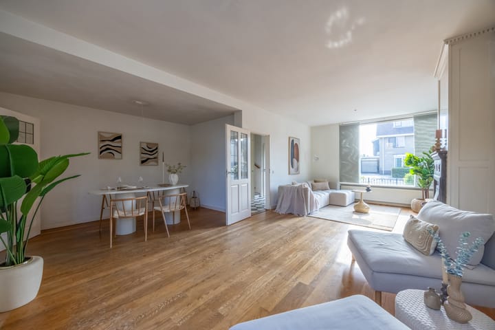 Hoekwoning te koop: Jhr. van Sypesteynlaan 38, Loosdrecht